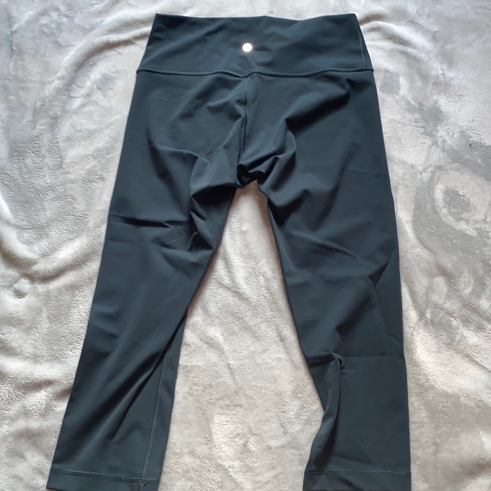 Lululemon Wunder Under Leggings Size 10 21" inseam